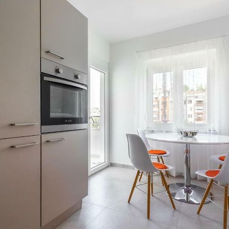 Saten Suite Apartment Near The Beach Пореч Экстерьер фото