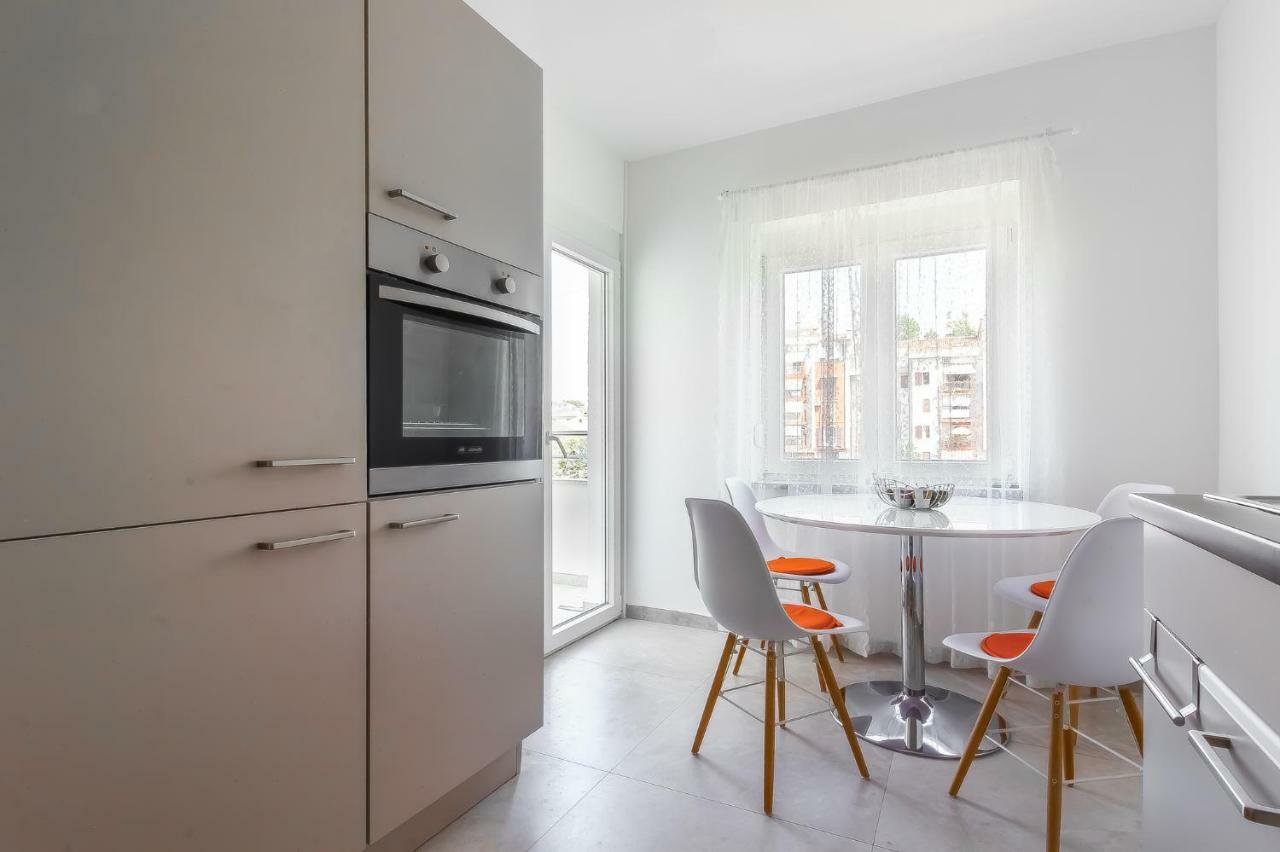 Saten Suite Apartment Near The Beach Пореч Экстерьер фото